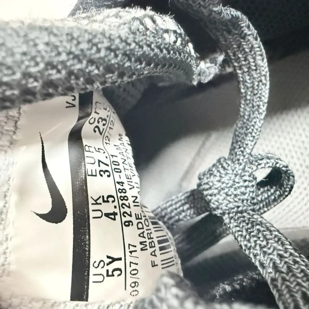 Nike air max sequent 3 size 5Y